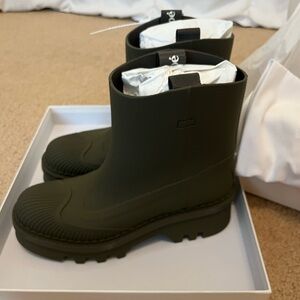 New with tags and box Chloe Raina Boot size US 11 IT 41